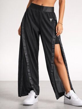 Nike Kobe Pleated Tear-Away Pants Black Women’s Small NWT Dri-FIT Snap Side